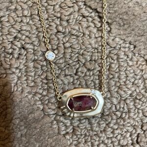 Kendra Scott necklace